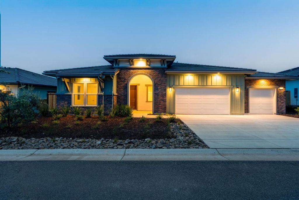 8226 Iron Creek Drive, Friant, CA 93626