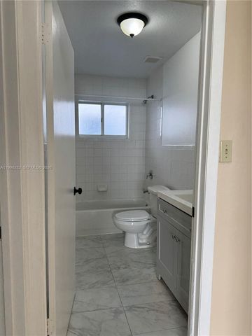 1124 NW 3rd St, Miami, FL 33128