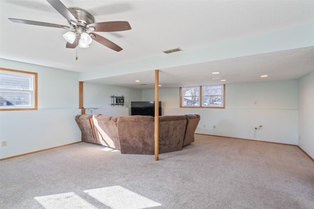 3619 SE 20th Street, Des Moines, IA 50320