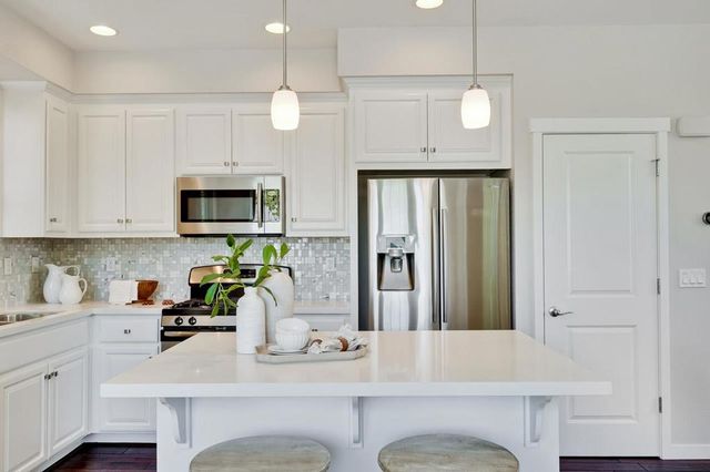 201 Pine Way, Mountain View, CA 94041