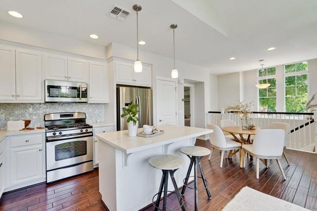 201 Pine Way, Mountain View, CA 94041