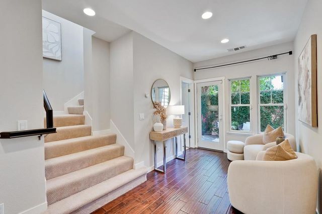 201 Pine Way, Mountain View, CA 94041