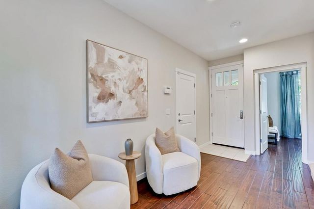 201 Pine Way, Mountain View, CA 94041