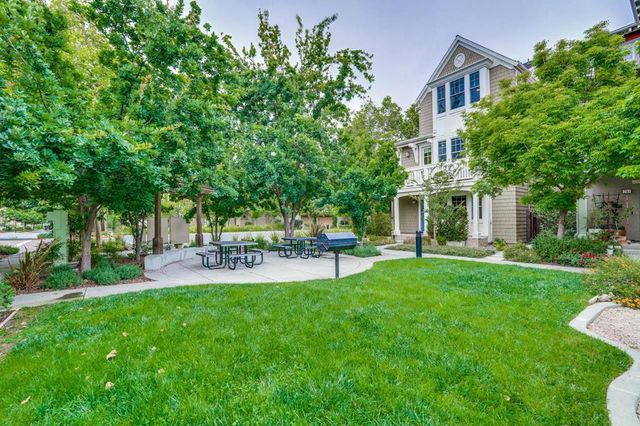 201 Pine Way, Mountain View, CA 94041