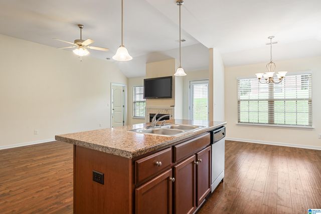 928 ALISE CIRCLE, Fultondale, AL 35068