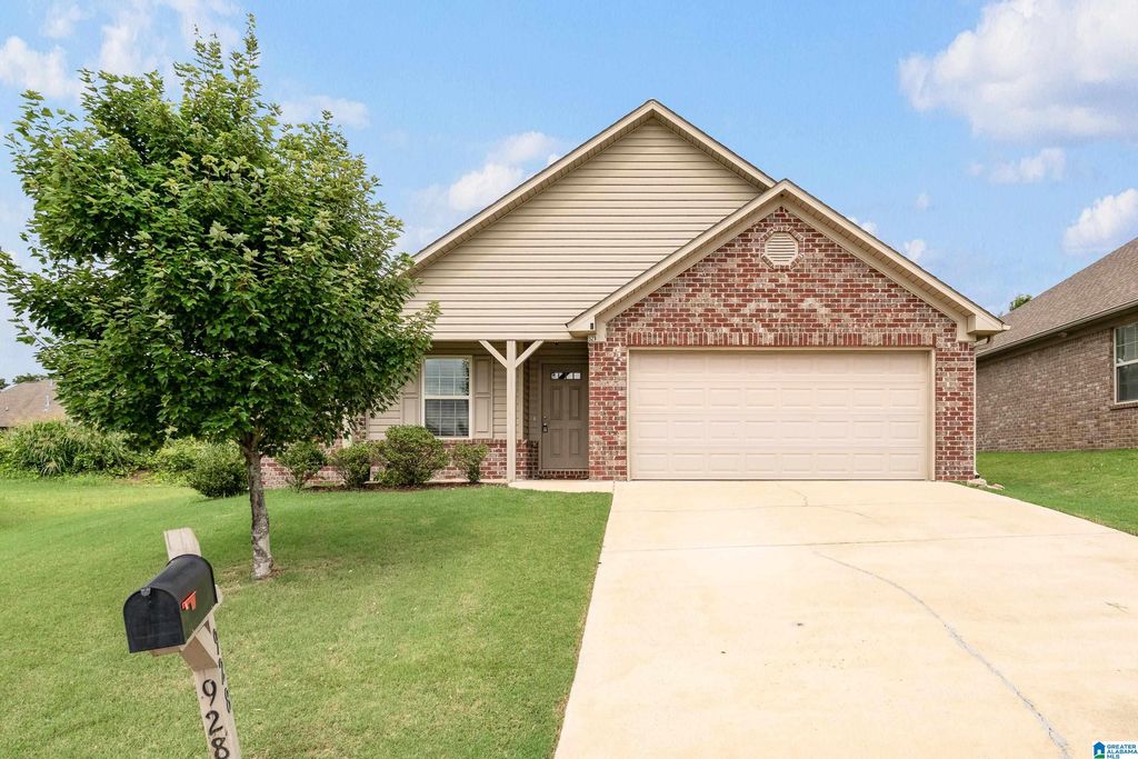 928 ALISE CIRCLE, Fultondale, AL 35068