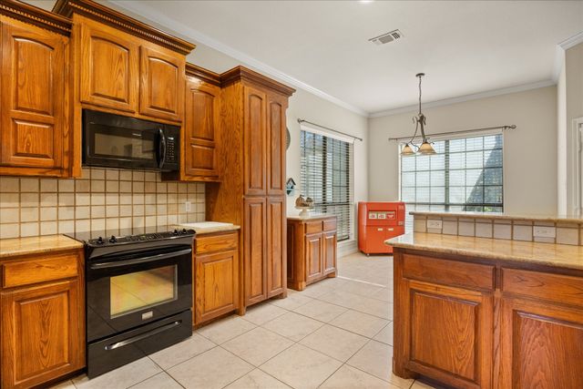 6705 Forest Oaks Court, Granbury, TX 76049