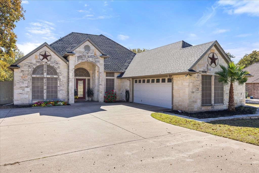6705 Forest Oaks Court, Granbury, TX 76049