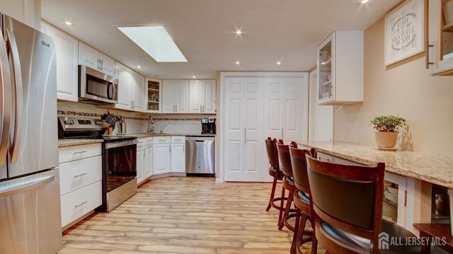 371-A Duranta Plaza, Monroe, NJ 08831