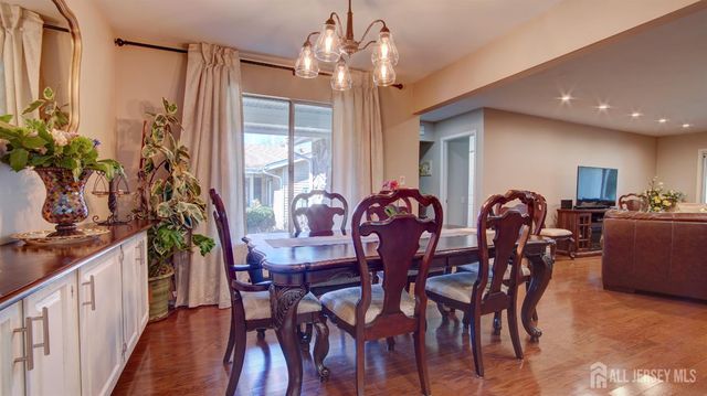 371-A Duranta Plaza, Monroe, NJ 08831