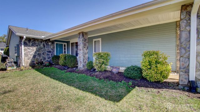 371-A Duranta Plaza, Monroe, NJ 08831