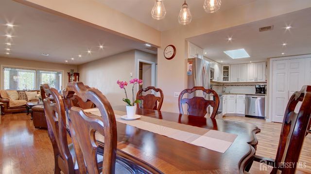 371-A Duranta Plaza, Monroe, NJ 08831