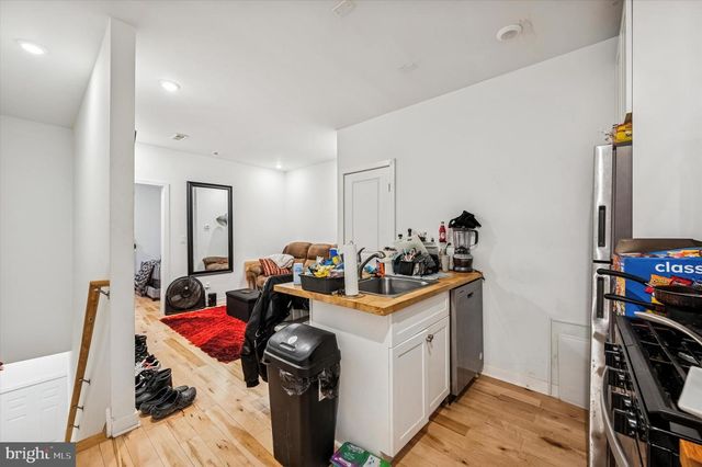 867 N 43RD ST, Philadelphia, PA 19104