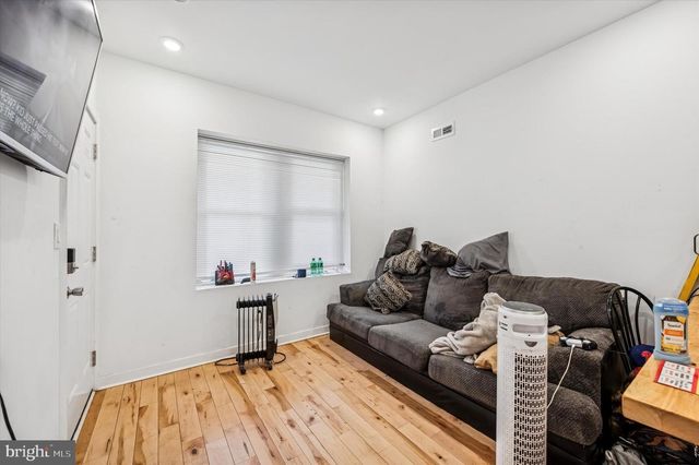 867 N 43RD ST, Philadelphia, PA 19104