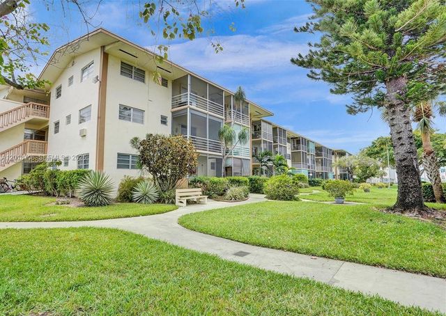 17090 NE 14th Ave 312, North Miami Beach, FL 33162