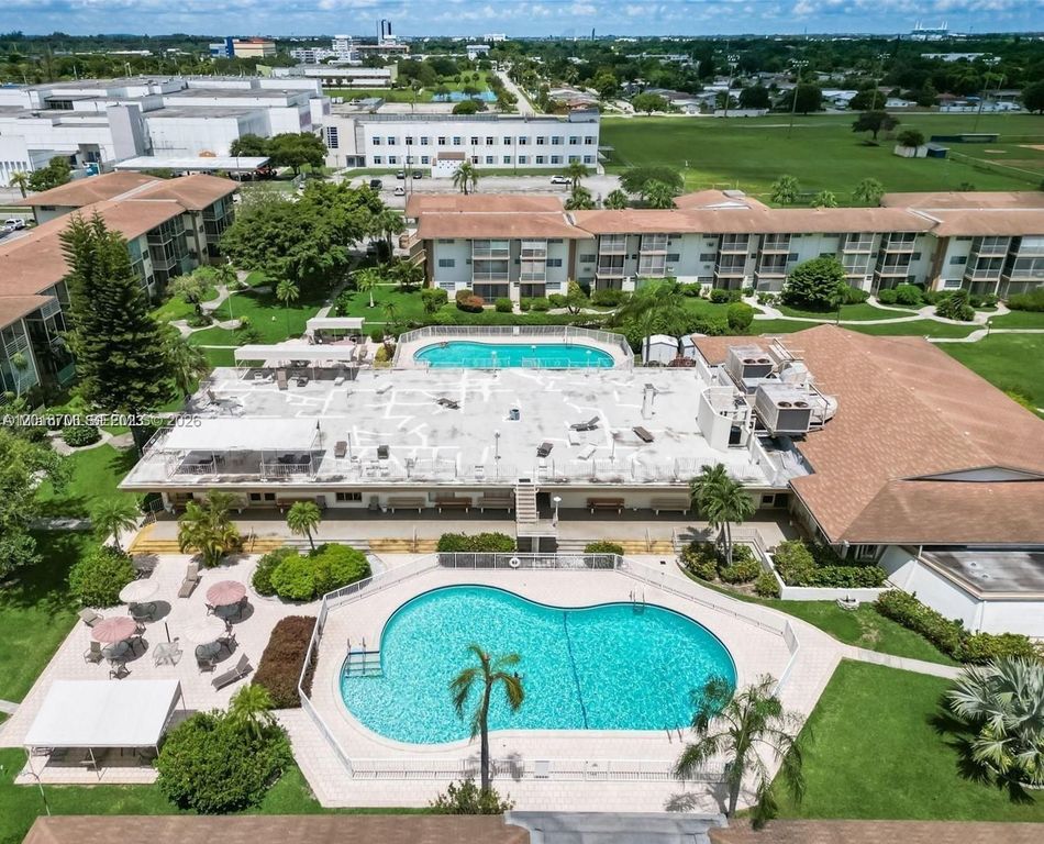 17090 NE 14th Ave 312, North Miami Beach, FL 33162