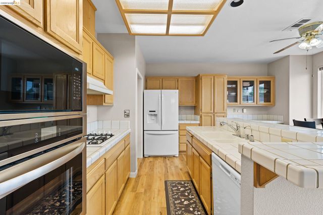 2218 Newport Ct, Discovery Bay, CA 94505