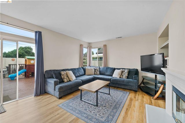 2218 Newport Ct, Discovery Bay, CA 94505