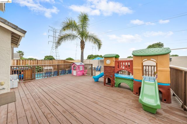 2218 Newport Ct, Discovery Bay, CA 94505