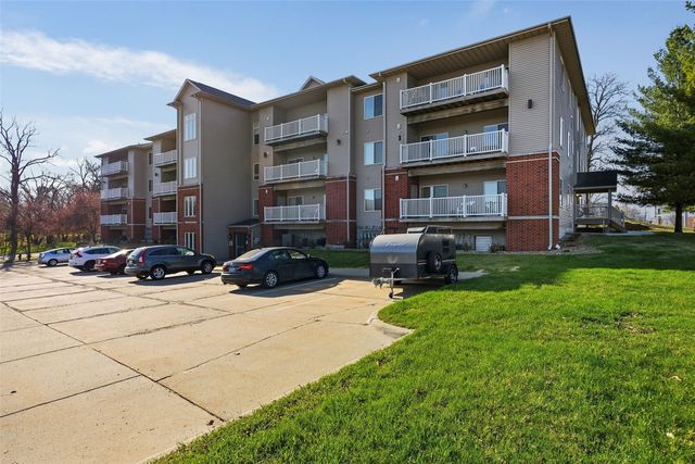 420 N 1st Ave 305, Iowa City, IA 52245