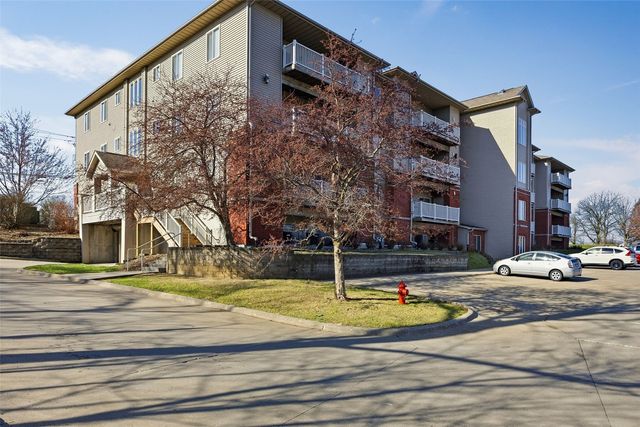 420 N 1st Ave 305, Iowa City, IA 52245