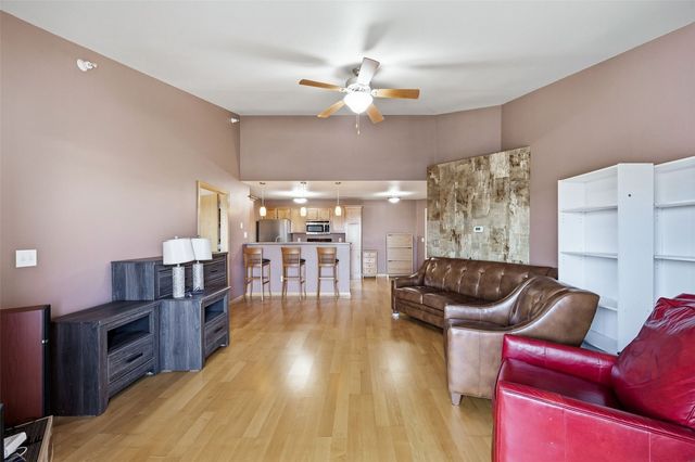 420 N 1st Ave 305, Iowa City, IA 52245