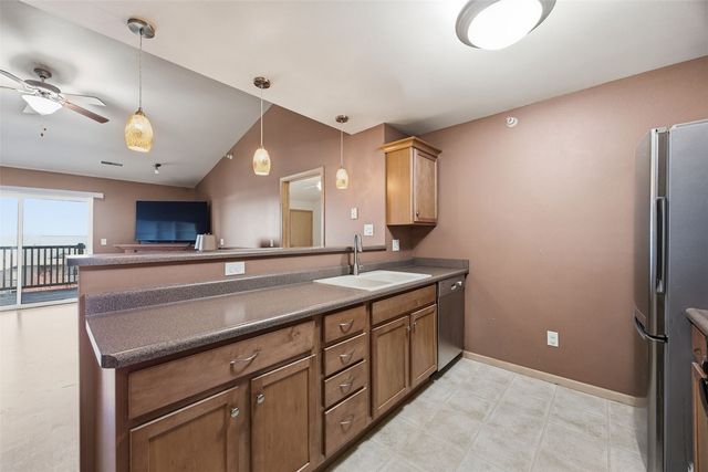 420 N 1st Ave 305, Iowa City, IA 52245