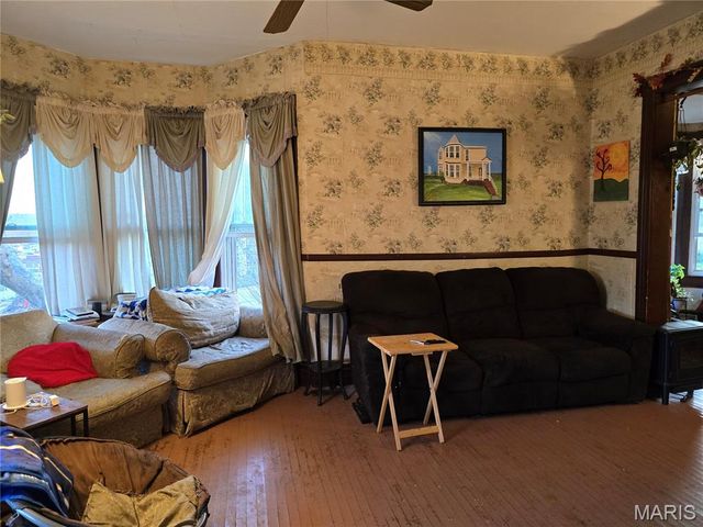 122 S 2nd Street, De Soto, MO 63020