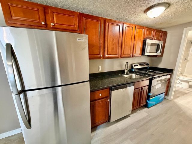 379 Meridian St 101, Boston, MA 02128