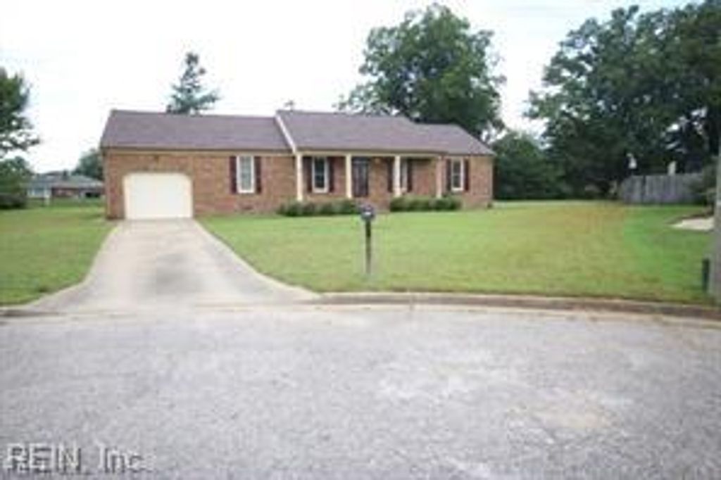700 Lindenbrook LN, Chesapeake, VA 23322