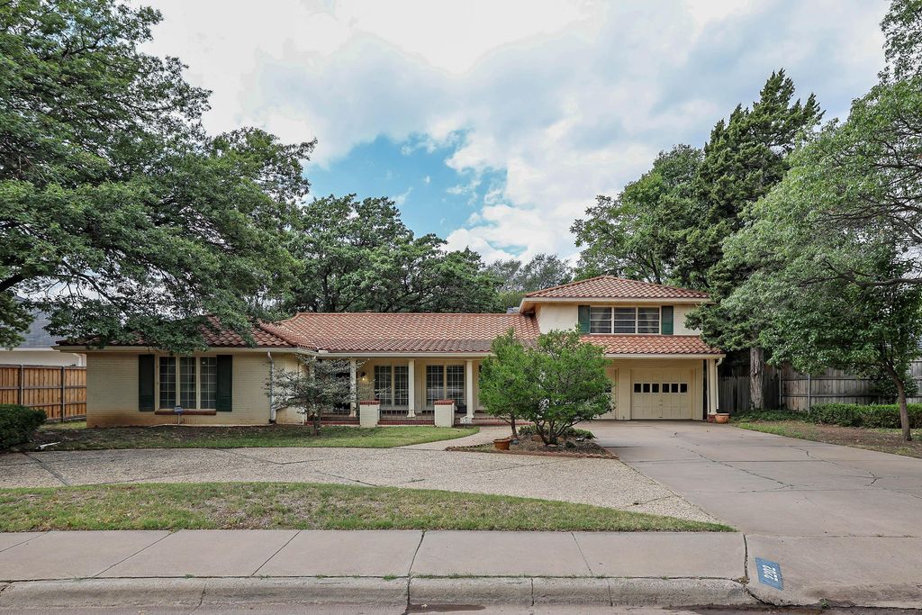 2202 S TRAVIS Street, Amarillo, TX 79109