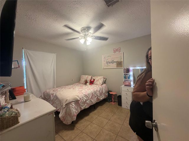 9909 Cardinal Street, La Porte, TX 77571