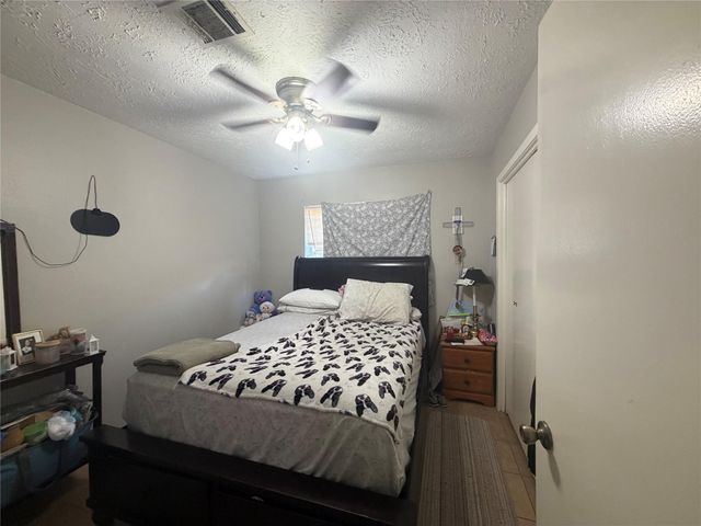 9909 Cardinal Street, La Porte, TX 77571