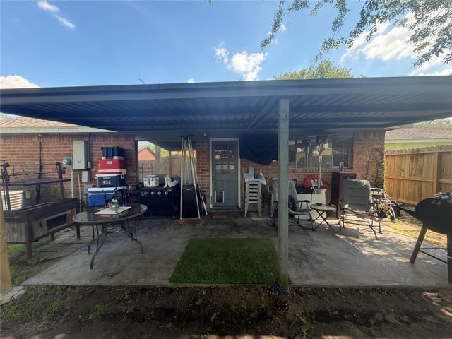 9909 Cardinal Street, La Porte, TX 77571
