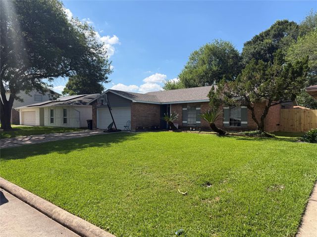 9909 Cardinal Street, La Porte, TX 77571