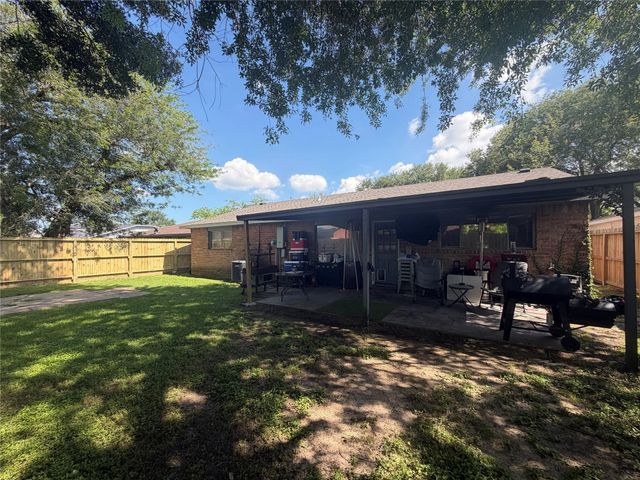 9909 Cardinal Street, La Porte, TX 77571