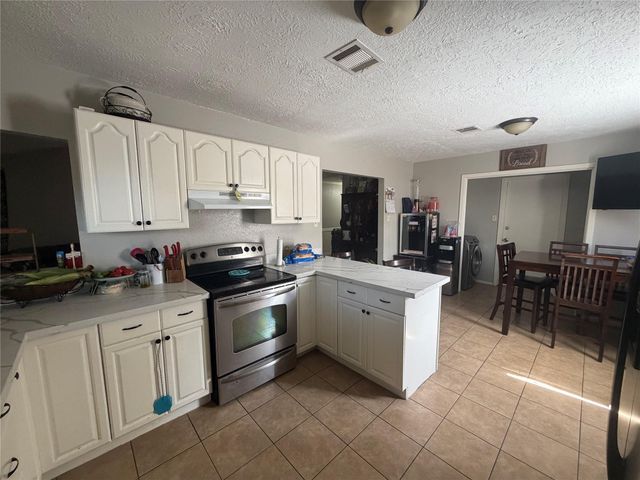 9909 Cardinal Street, La Porte, TX 77571