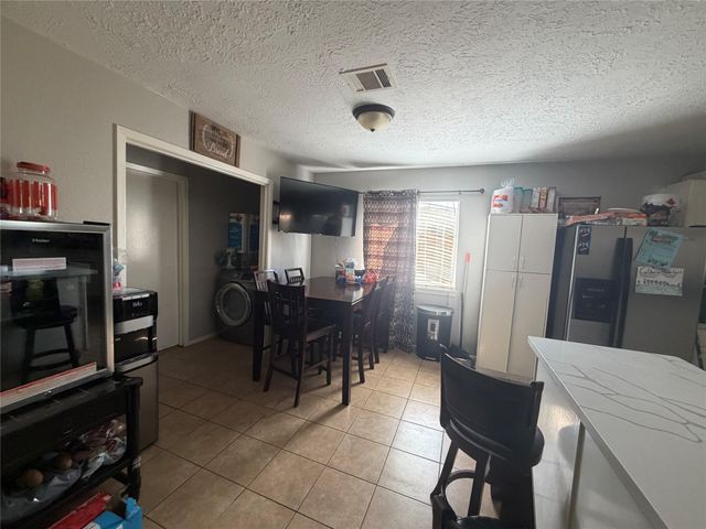 9909 Cardinal Street, La Porte, TX 77571