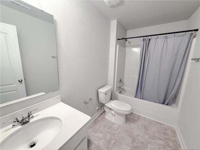 127 Arlington Drive, Raeford, NC 28376