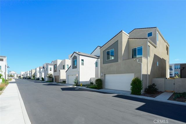 426 Treble, Irvine, CA 92618