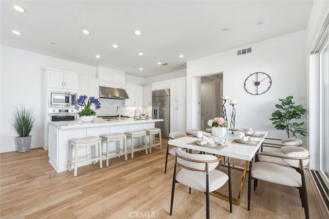 426 Treble, Irvine, CA 92618