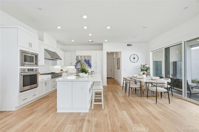 426 Treble, Irvine, CA 92618