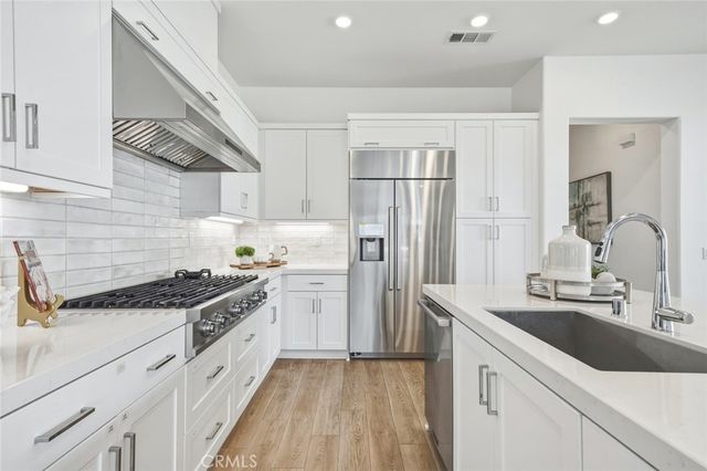 426 Treble, Irvine, CA 92618