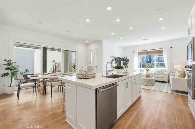 426 Treble, Irvine, CA 92618