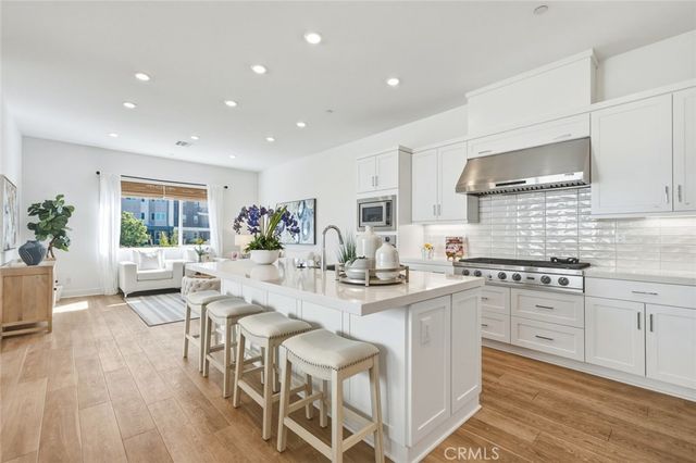 426 Treble, Irvine, CA 92618