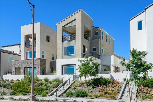 426 Treble, Irvine, CA 92618