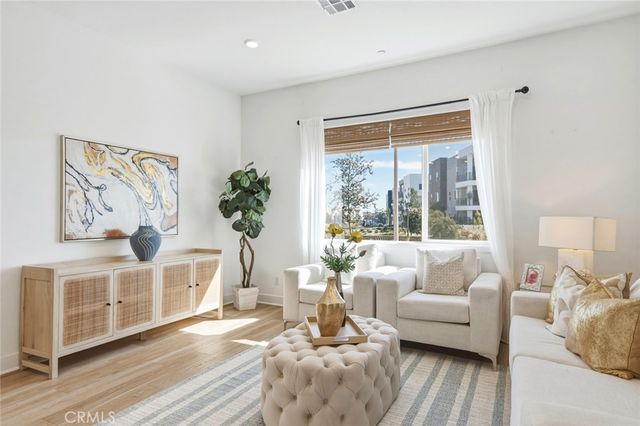 426 Treble, Irvine, CA 92618