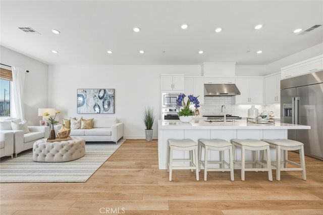 426 Treble, Irvine, CA 92618