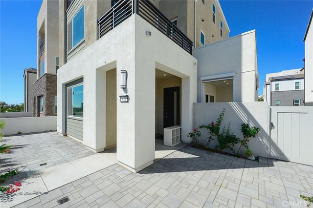 426 Treble, Irvine, CA 92618