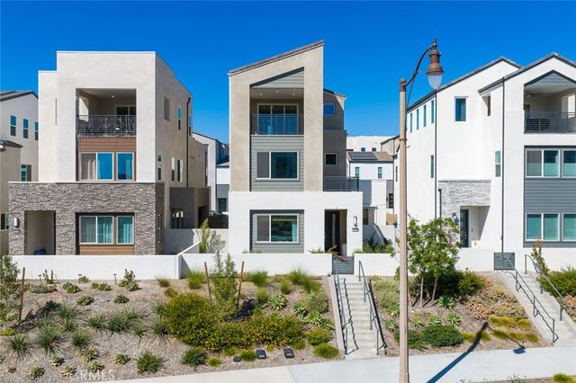 426 Treble, Irvine, CA 92618
